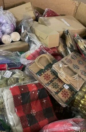 Pallet Holiday Decorations | Buy Wholesale Christmas Decorations